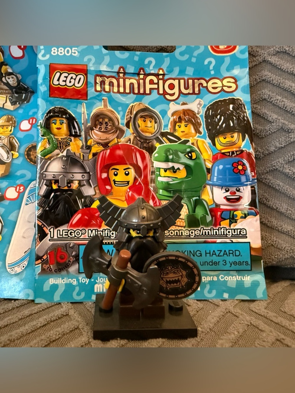 Lego Evil Dwarf 8805 Series 5 Collectible Minifigure Complete with Axe & Shield